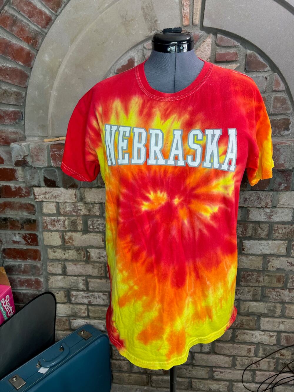 T-shirt Nebraska tie dye red orange yellow